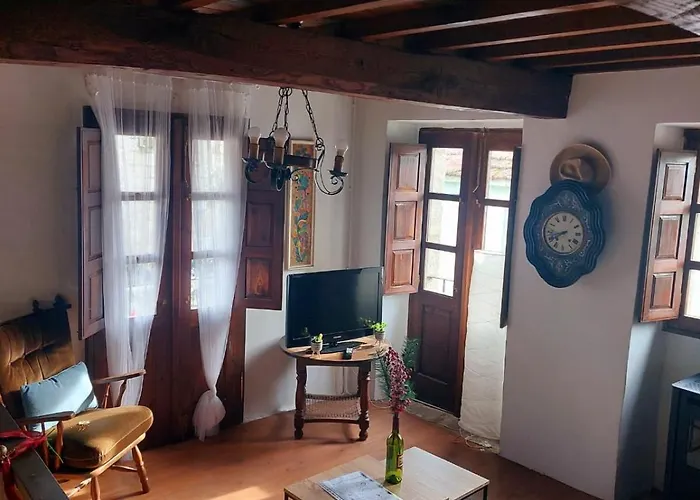 Casa A Escola * Pineiro (Ourense)